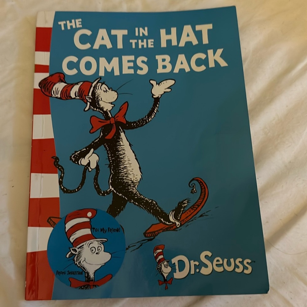 The Cat In the Hat Comes Back vintage paperback book